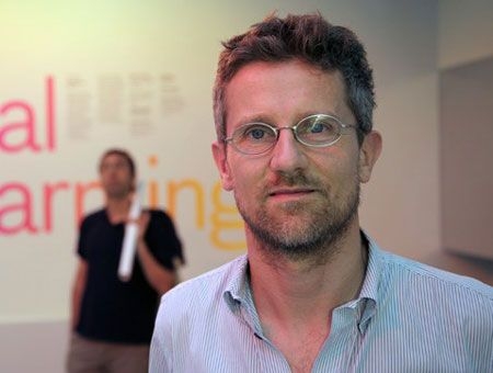 Карло РАТТИ  – директор лаборатории Senseable City в Массачусетском технологическом институте, основатель проектного бюро Carlo Ratti Associati, сопредседатель Глобального совета по вопросам будущего городов при Всемирном экономическом форуме.