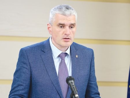 Александру Слусарь 